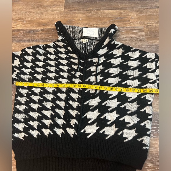 POL What it’s all About Houndstooth Sweater Hoodie NWT SZ Small Soft Fuzzy Boxy - Picture 14 of 16